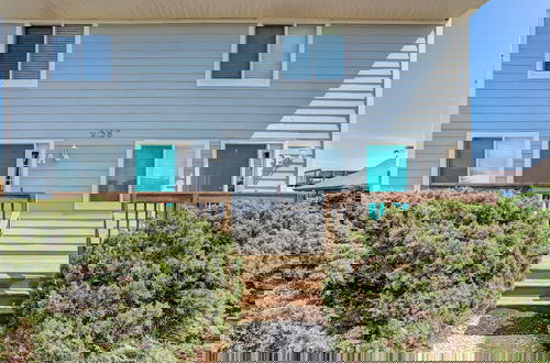 Foto 27 - Endless Ocean Views in S Fletcher Duplex by RedAwning