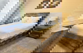 Foto 3 - Beautiful 2 Bed Condo In Tuscana Resort 2 Bedroom Home by RedAwning