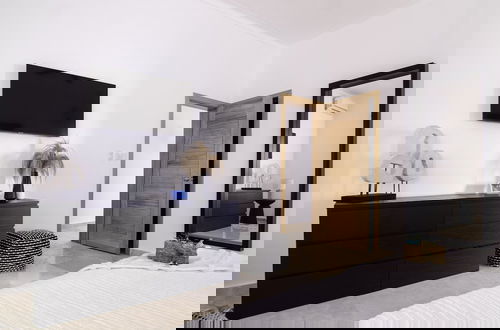Photo 16 - New Beachfront Penthouse by RedAwning
