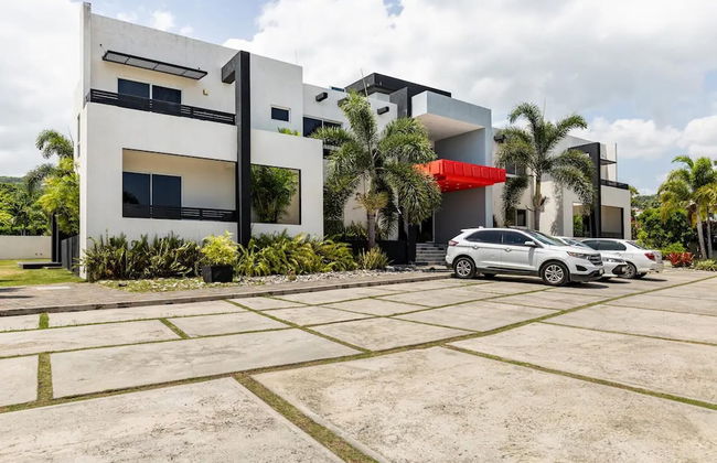 Apt - Gated Community-sleeps 4-balcony-parking - Foto 24