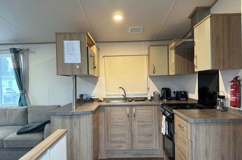 Photo 7 - Felixstowe Chimo Caravan 3BR 5mintobeach