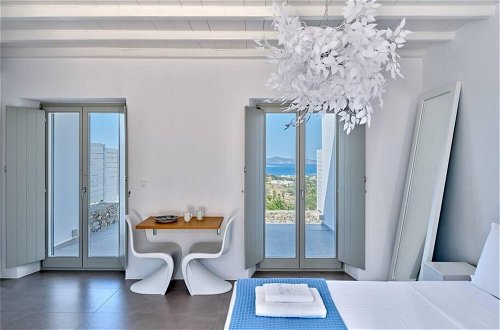 Photo 37 - La Vitalite Luxury Villa Soleil in Paros