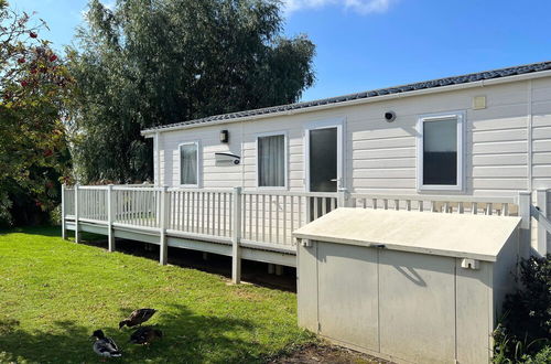 Photo 1 - Inviting Luxury 2-bedroom Caravan in Hunstanton