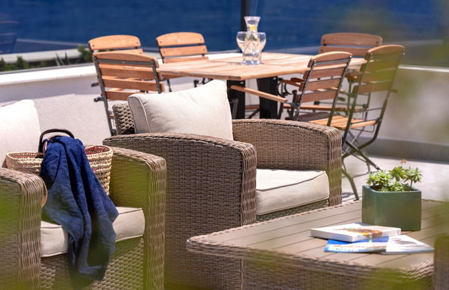 Exclusive Seafront Suites with hot tub - Photo 23