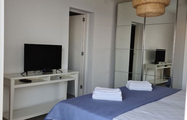 Exclusive Seafront Suites with hot tub - Photo 3