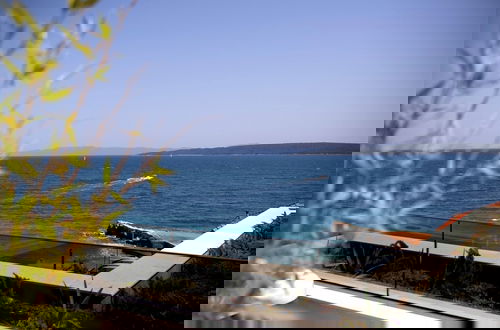 Photo 12 - Exclusive Seafront Suites with hot tub