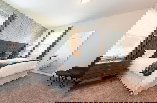 Foto 4 - 9 Bed Pool Home With Game Room Gated Resort 9 Bedroom Home by RedAwning