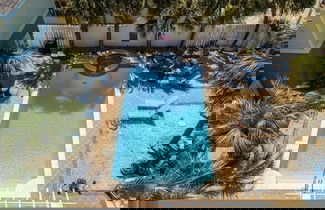 Foto 2 - Modern Poolside Villa-steps to Beach