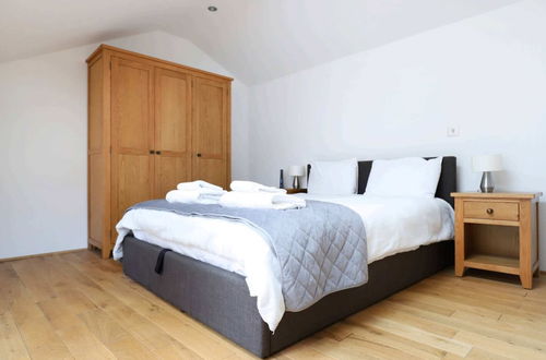 Foto 4 - Luxury 2BD Split-level Penthouse - Pimlico