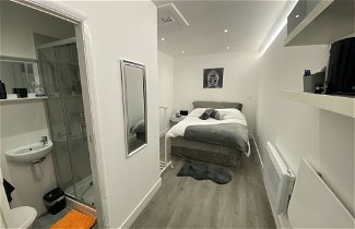 Photo 1 - Beautiful 1-bed Studio in Uxbridge, London