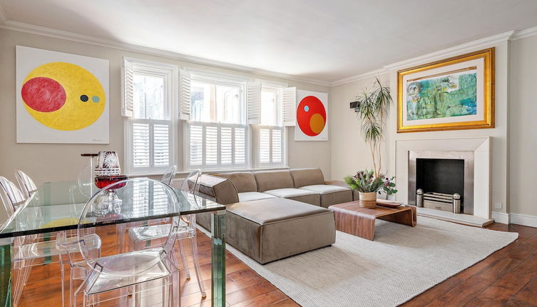 Photo 1 - Period 3-bed Maisonette Next to the City of London