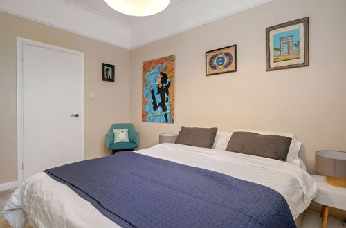 Photo 2 - Period 3-bed Maisonette Next to the City of London