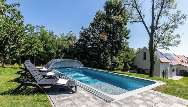 Photo 1 - Oszter House With Pool