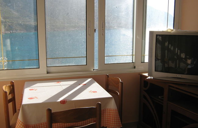 Beachfront Apartment - Sleeps 3 & Free Parking - Foto 14