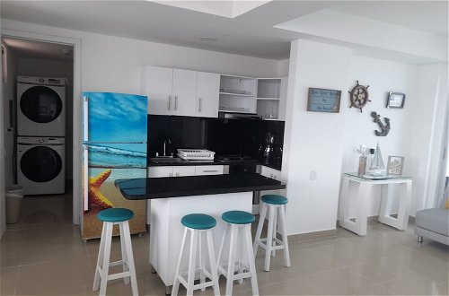 Photo 17 - 2 Bedroom Beachfront Apartment 2p1-al With Pool And Wifi