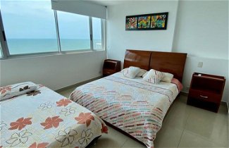 Photo 3 - 2 Bedroom Beachfront Apartment 2p1-al With Pool And Wifi