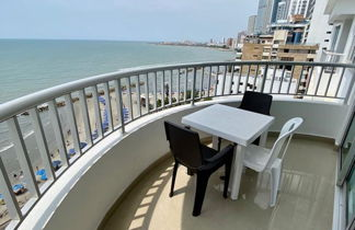 Foto 1 - 2 Bedroom Beachfront Apartment 2p1-al With Pool And Wifi