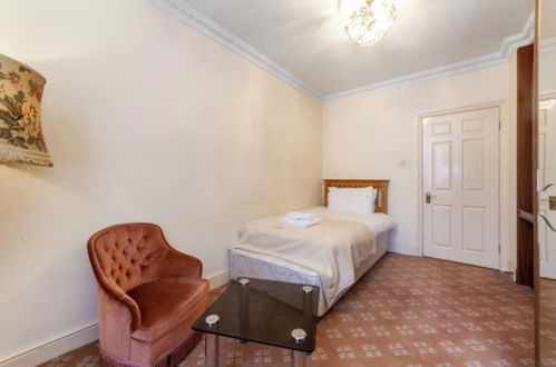 Foto 7 - Large 3-bed Apartment in London Kensington Gardens