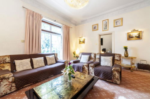 Foto 15 - Large 3-bed Apartment in London Kensington Gardens
