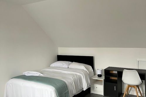 Photo 2 - Remarkable 1-bed Studio Apartment in Redbridge