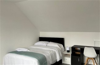 Photo 2 - Remarkable 1-bed Studio Apartment in Redbridge