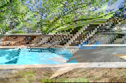 Foto 17 - Blissful Haven With Hot Tub & Fire Pit