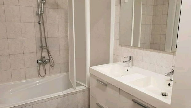 Dusche im Bad