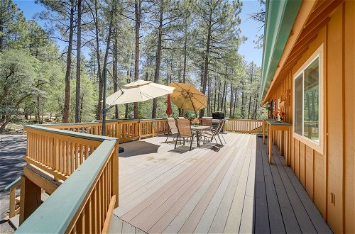 Foto 12 - Tranquil Pine Vacation Home w/ Private Deck