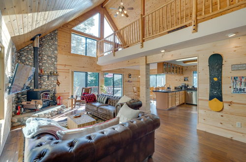 Foto 7 - Charming Cabin Near Kirkwood Ski Resort w/ Hot Tub