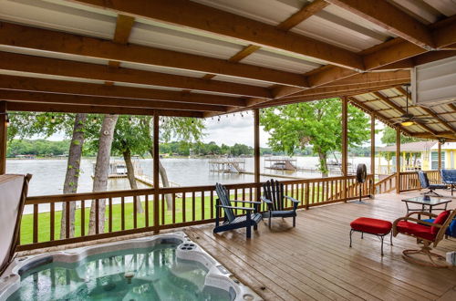 Photo 24 - Lakefront Mabank Home w/ Hot Tub & Dock