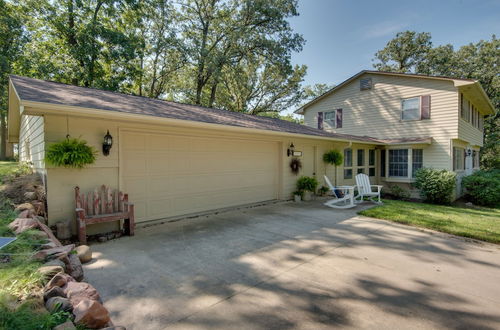 Photo 28 - Charming Villisca Getaway w/ Screened Porch