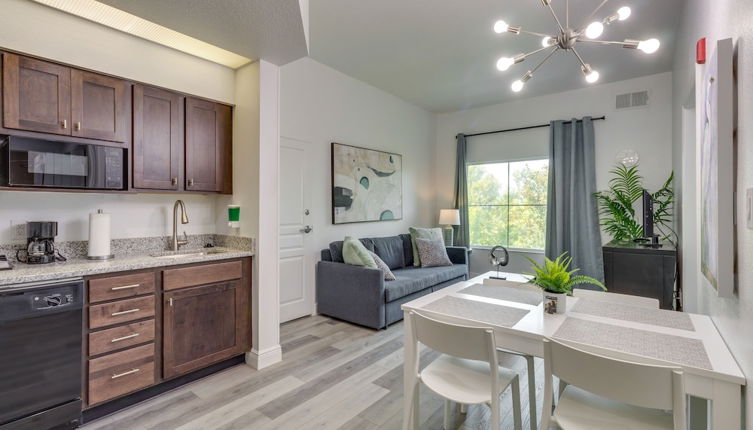 Photo 1 - Modern Orlando Condo - 1 Mi to Disney World