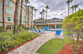 Photo 2 - Modern Orlando Condo - 1 Mi to Disney World