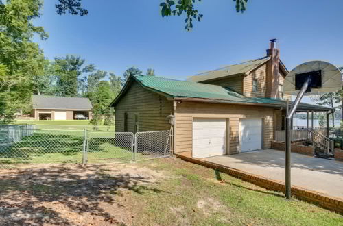 Photo 25 - Lakefront Paradise With Private Deck & Kayaks