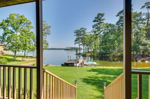 Photo 13 - Lakefront Paradise With Private Deck & Kayaks