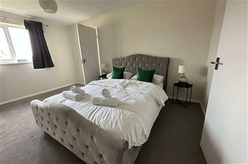 Foto 1 - Beautiful 3-bed Apartment in Swansea