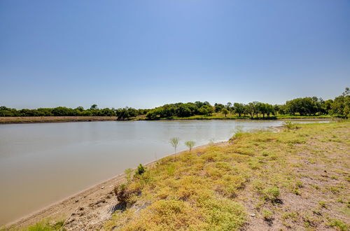 Foto 5 - Mckinney Ranch Home w/ Patios + Lake View