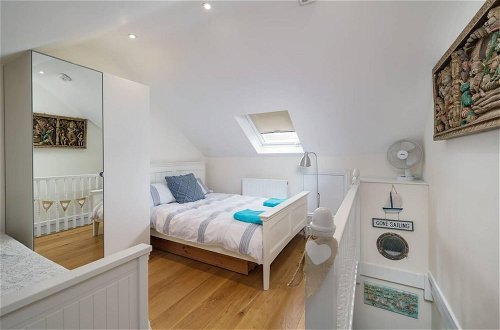 Photo 4 - Impeccable 3 bed 2 Bath Central Cowes Cottage