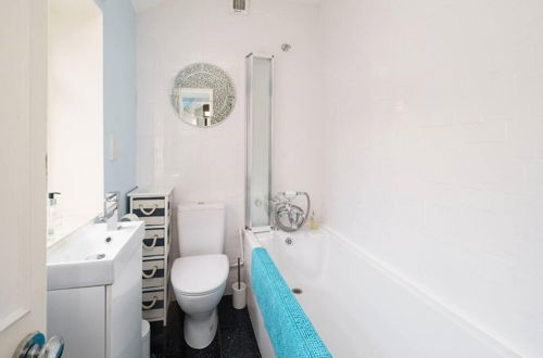 Photo 9 - Impeccable 3 bed 2 Bath Central Cowes Cottage