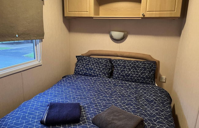 3 Bedroom 6 Berth Pets go Free van With Decking - Photo 15