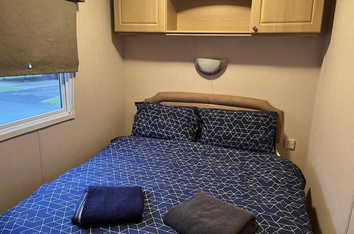 Photo 15 - 3 Bedroom 6 Berth Pets go Free van With Decking