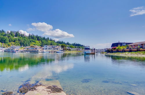 Photo 6 - Whidbey Island Oasis: Walk to Beach, Hot Tub, View