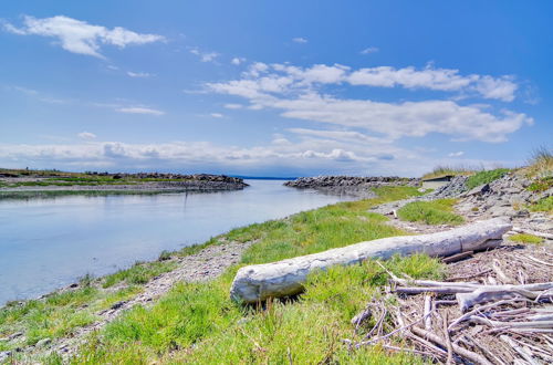 Photo 17 - Whidbey Island Oasis: Walk to Beach, Hot Tub, View