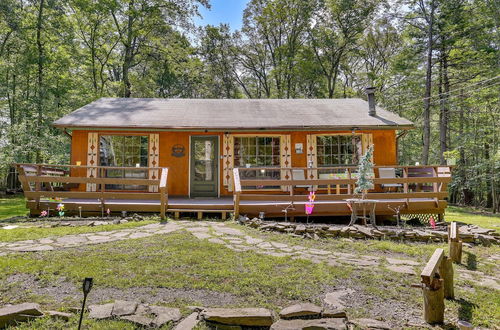 Photo 5 - Scenic Lackawaxen Cottage w/ Pools & Ski Access