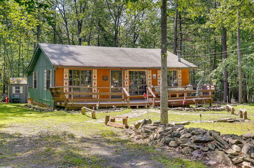 Foto 28 - Scenic Lackawaxen Cottage w/ Pools & Ski Access