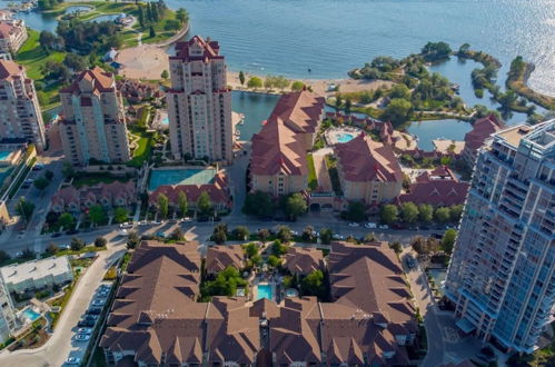 Photo 4 - The Lake Life l Waterfront Downtown w Pool Gym