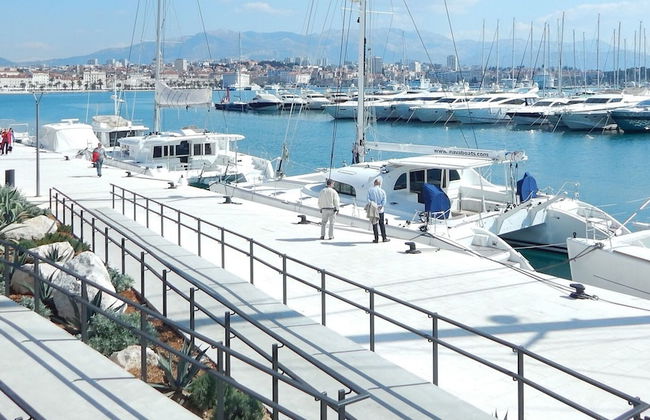 A3 - Luxury apt w big Balcony, 4 min Walk to Beach - Photo 34