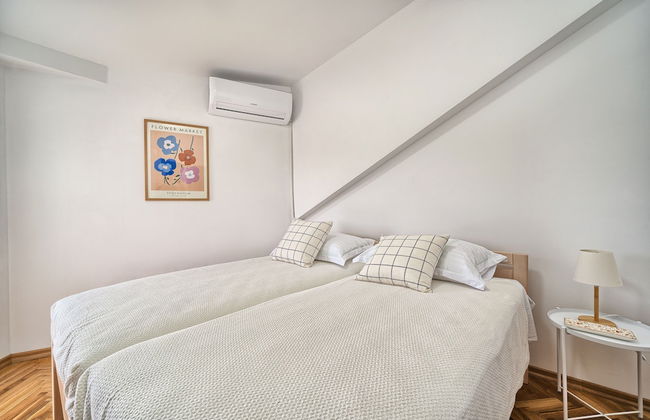 A3 - Luxury apt w big Balcony, 4 min Walk to Beach - Photo 4