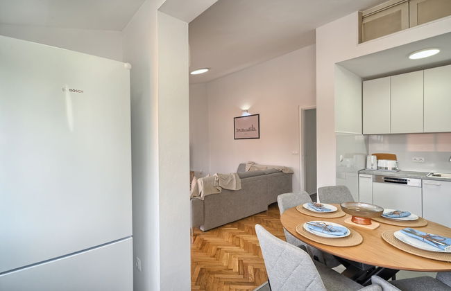 A3 - Luxury apt w big Balcony, 4 min Walk to Beach - Photo 23