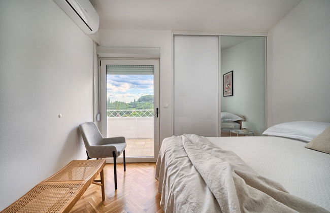 A3 - Luxury apt w big Balcony, 4 min Walk to Beach - Photo 5